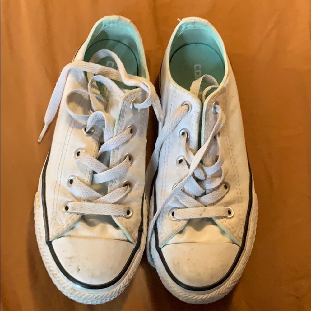 Girls converse